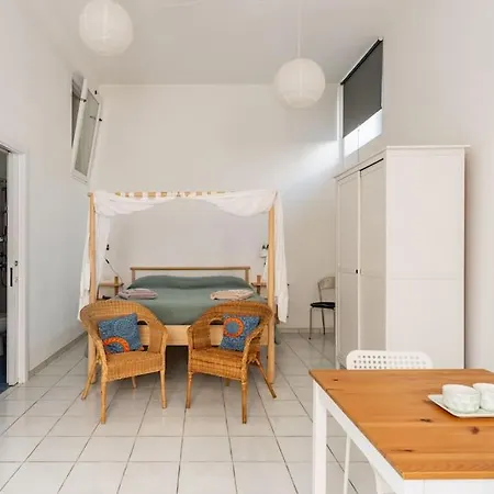 In Monolocale Meligunis ליפארי